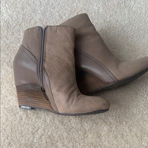 Vince camuto booties